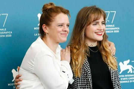 Julia von Heinz (l.) und Mala Emde in Venedig