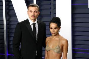 Karl Glusman und Zoë Kravitz auf einem Event im Jahr 2019.