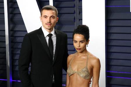Karl Glusman und Zoë Kravitz auf einem Event im Jahr 2019.