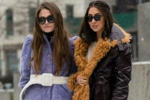 Filippa Hägg und Felicia Akerstrom wissen, wie man trotz dicker Wintermode schlank wirkt