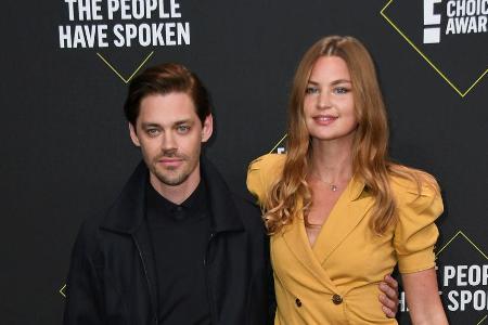 Eigentlich sollten schon im April 2020 die Hochzeitsglocken bei Tom Payne und Jennifer Akerman läuten