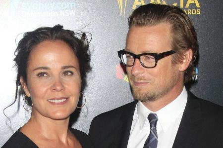 Simon Baker und Rebecca Rigg während eines Events