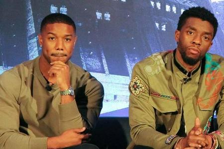 Michael B. Jordan (l.) und Chadwick Boseman auf einer Pressekonferenz im Jahr 2018