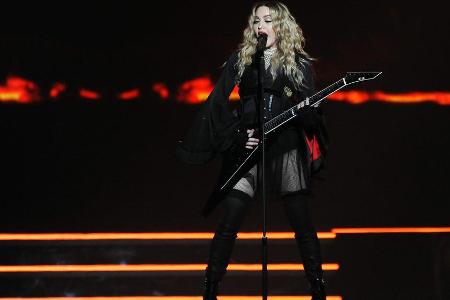 Madonna während eines Auftritts in Prag