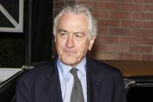 Schauspieler Robert De Niro macht in Hamburg Geschäfte.