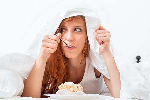 Die Ernährung spielt bei der Schlafqualität eine große Rolle.