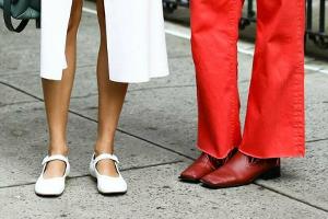 Steigen die Temperaturen, lösen Ballerinas die Winterstiefel ab.