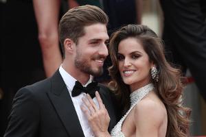 Fußballer Kevin Trapp und Model Izabel Goulart wollen heiraten.