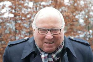 Uwe Seeler im Februar 2020 vor dem Hamburger Stadtderby HSV gegen St. Pauli.