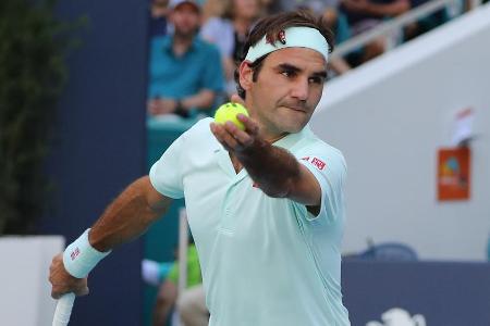 Tennisprofi Roger Federer hängt Lionel Messi und Cristiano Ronaldo ab.