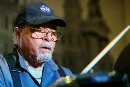Jimmy Cobb brachte sich in seiner Jugend das Schlagzeugspielen zunächst selbst bei