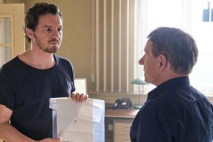 "Tatort: Du allein": Der Täter hat einen dritten Mord angekündigt. Der Druck auf Sebastian Bootz (Felix Klare) und Thorsten ...