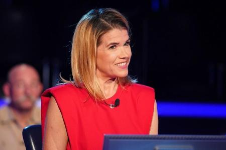 Anke Engelke und Horst Lichter (im Hintergrund) sind in einem neuen 