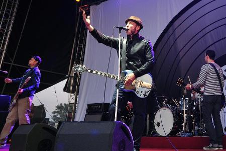 Die Beatsteaks rund um Frontmann Arnim Teutoburg-Weiß während einem ihrer vielen Auftritte.