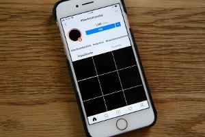 So sahen die meisten Instagram-Timelines wegen #BlackoutTuesday aus.