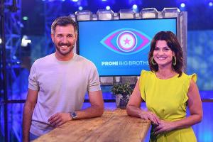 "Promi Big Brother" mit den Moderatoren Jochen Schropp und Marlene Lufen.