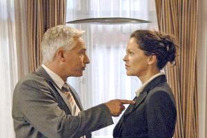 "Rote Rosen": Thomas will nichts von Petras gesperrter Scheckkarte hören