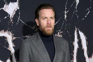 Ewan McGregor mutiert für Disney zum Grashüpfer