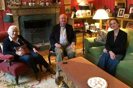 Belgiens früherer König Albert II. mit seiner Tochter, Prinzessin Delphine, und Ehefrau Paola.