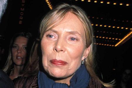 Joni Mitchell lässt sich nicht ihre Freude am Leben nehmen