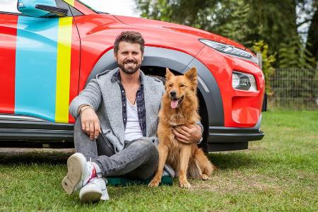 Thore Schölermann mit Hund Rudi bei der 