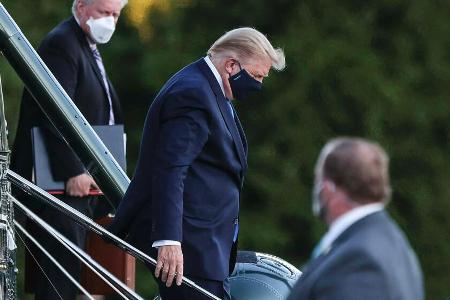 Donald Trump - hier bei der Ankunft - wurde mit dem Heli zum Walter-Reed-Militärkrankenhaus geflogen