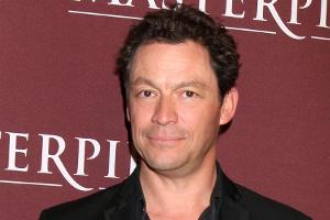 Dominic West sorgt mit seinem Liebesleben für Wirbel.