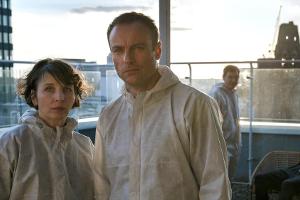 "Tatort: Ein paar Worte nach Mitternacht": Nina Rubin (Meret Becker) und Robert Karow (Mark Waschke) am Tatort