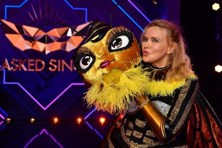 Veronica Ferres nach der Bienen-Demaskierung bei 