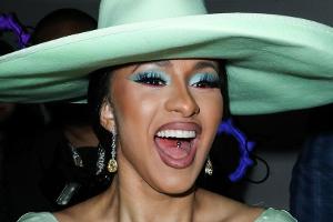 Rapperin Cardi B wird von "Billboard" als "Woman of the Year" ausgezeichnet.