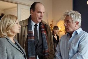 "Die Kanzlei: Unauffindbar": Isa von Brede (Sabine Postel) und Markus Gellert (Herbert Knaup, M.) statten Ronald Seifert (Jö...