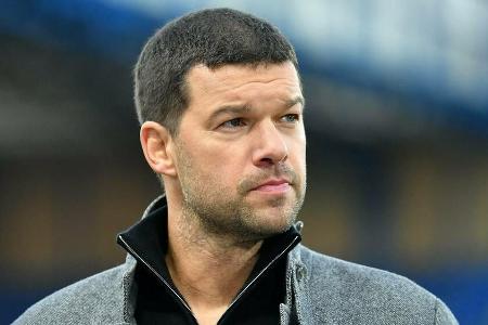 Michael Ballack analysiert für RTL das Testspiel Deutschland gegen Tschechien.
