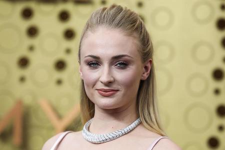 Sophie Turner bei den Emmy Awards 2019.