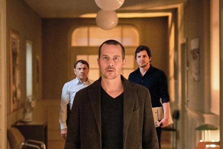 Barnaby Metschurat als Oliver Manlik in 