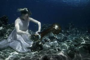 Mit speziellen Unterwasserinstrumenten spielten die Künstler Beethovens "Ode an die Freude".