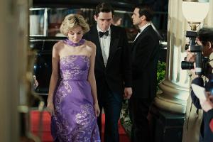 Charles (Josh O'Connor) und Diana (Emma Corrin) in einer Szene von "The Crown".