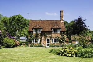 "Cottagecore"-Fans schätzen die Ruhe und Abgeschiedenheit eines Landhauses