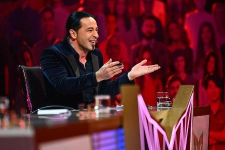 Bülent Ceylan sitzt in der aktuellen Staffel von 