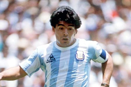 Der argentinische Fußballstar Diego Maradona im WM-Finalspiel Argentinien gegen Deutschland am 29. Juni 1986 im Azteca Stadi...