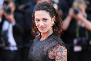 Asia Argento gedenkt ihrer Mutter auf Instagram.