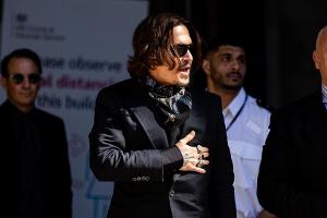 Johnny Depp im Juli am Rande seines Gerichtsprozesses vor den Royal Courts Of Justice in London