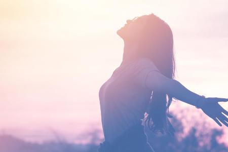 Entspannt durchs Leben gehen, ist für viele Menschen ein Ziel.