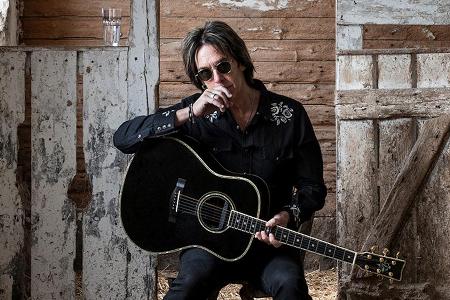 Per Gessle singt auch auf Schwedisch.