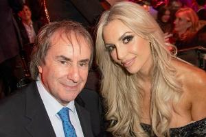 Musiker Chris de Burgh und seine Tochter, Rosanna Davison, bei einer Veranstaltung im Jahr 2019 in Köln