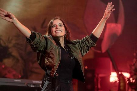 Stefanie Kloß während eines Auftritts