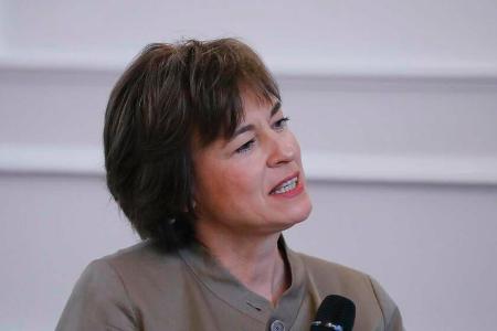 Moderatorin Maybrit Illner führt durch den gleichnamigen ZDF-Talk.