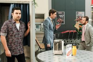 "Unter uns": Easy (l.) belauscht Ringo (M.) und Tobias