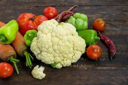 Im Juli geben Blumenkohl und Tomaten den Ton an.