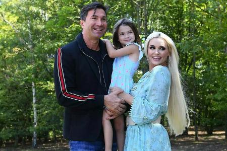 Daniela Katzenberger genießt ihr Familienglück mit Ehemann Lucas und Tochter Sophia.