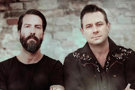 Alec Völkel (l.) und Sascha Vollmer sind echte Grillfans.